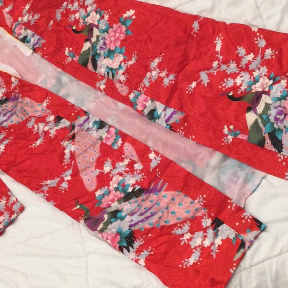 Japanese Kimono - Picture 11 of 13